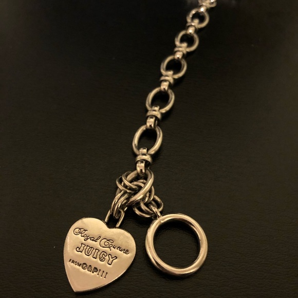 💎Juicy Couture Heart Charm Toggle Bracelet - Picture 2 of 3